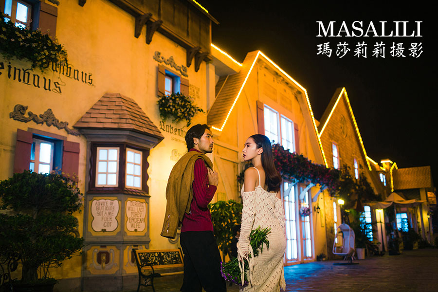 欧洲城堡小镇夜景 ／                                                                           深圳婚纱摄影玫瑰小镇拍摄基地