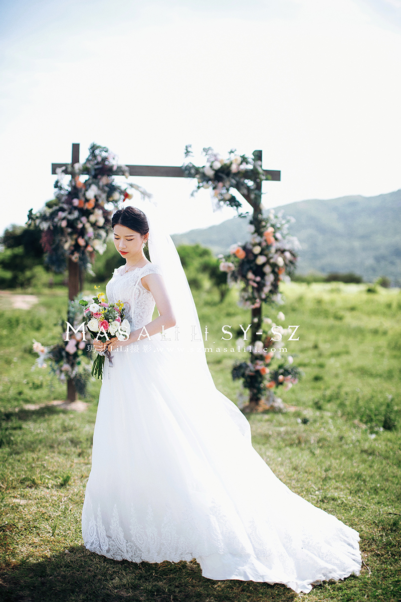 刘小姐夫妇青青牧场旅拍婚纱照